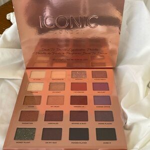 Iconic London desk to dance eyeshadow pallete